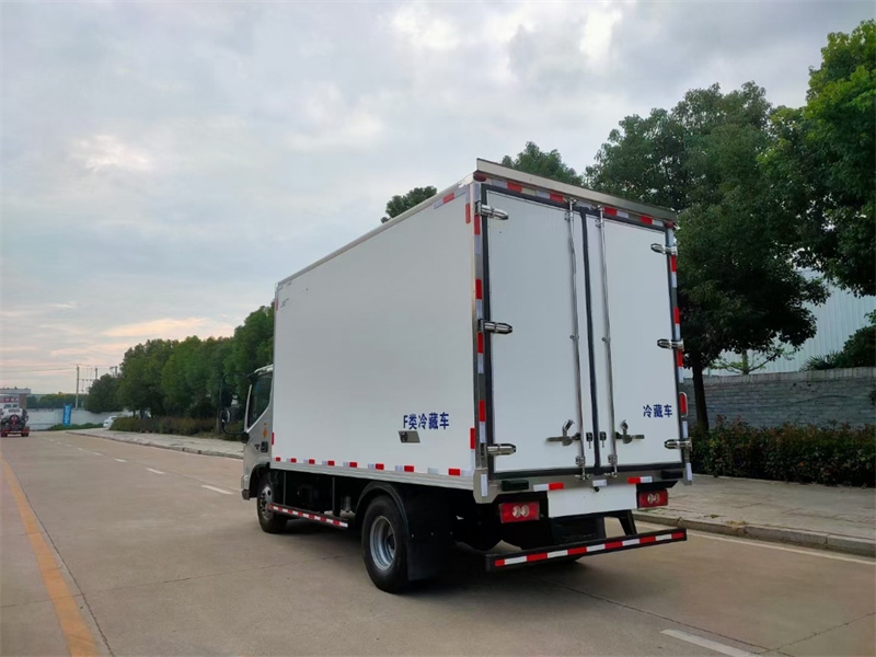 福田歐馬可S1，4米2冷藏車