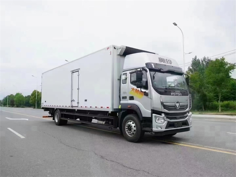 福田奧鈴大黃蜂6.8米冷藏車（高頂雙臥