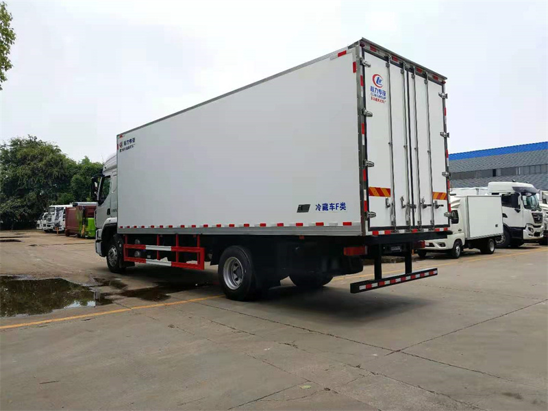 東風柳汽乘龍H5 7.8米冷藏車 國六