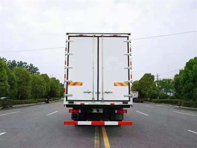 東風天錦KR7.7米國六