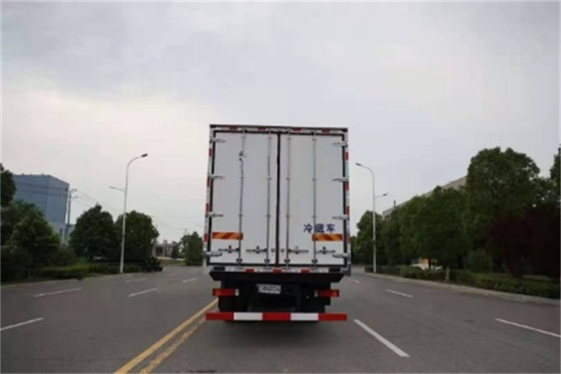 東風天錦KR小三軸（9.6米）冷藏車