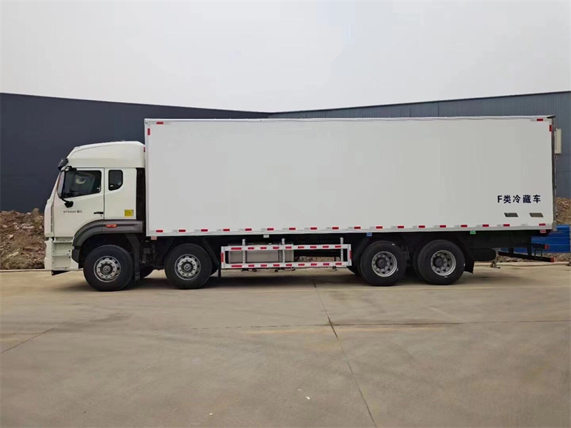 重汽豪瀚（9.6米）冷藏車（國VI）