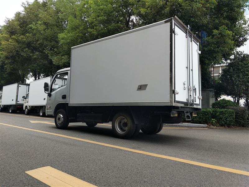 躍進小福星S70單排排半冷藏車