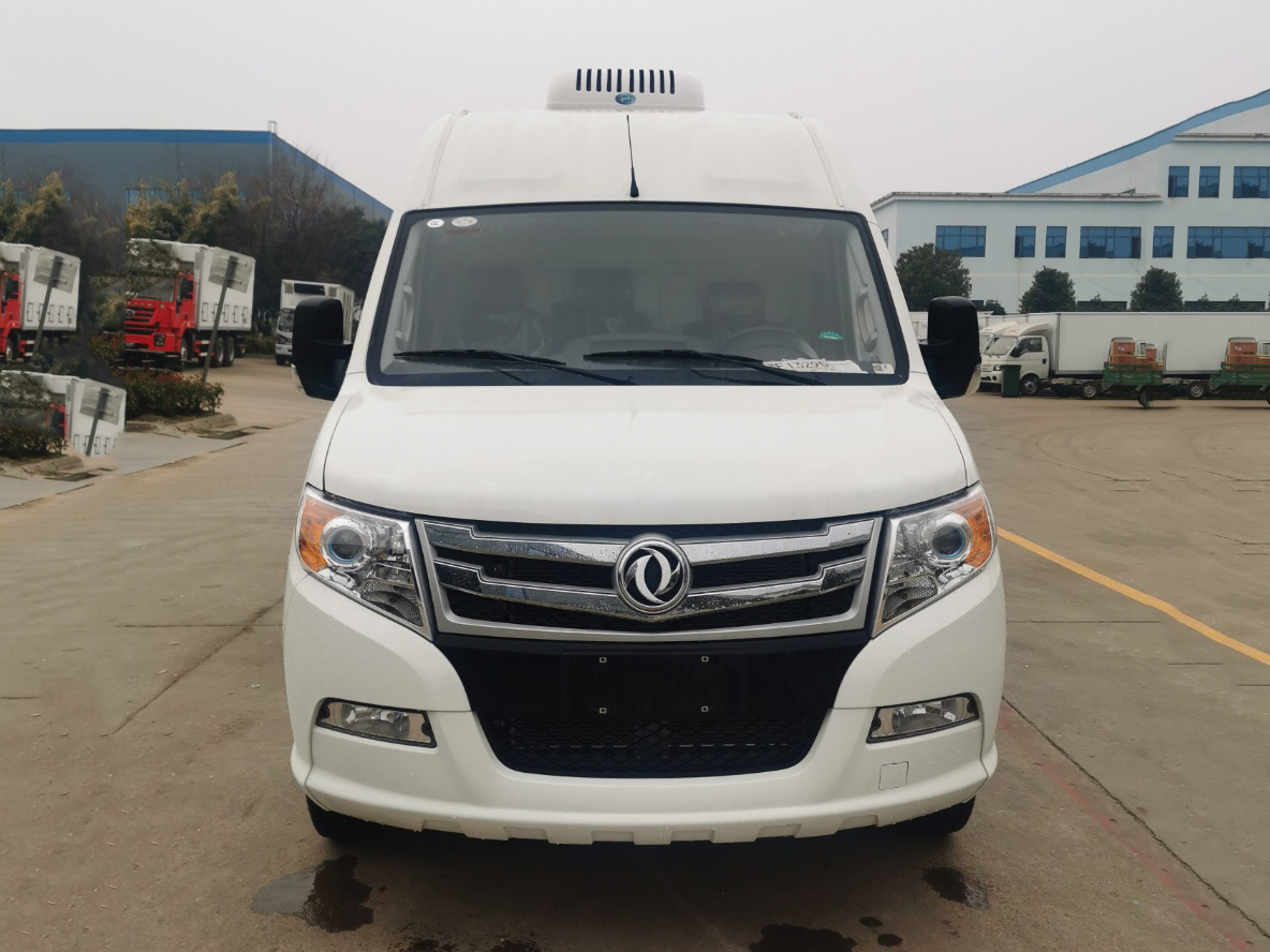 東風(fēng)御風(fēng)柴油面包冷藏車
