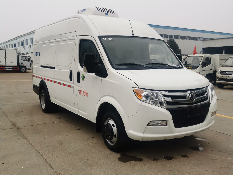 東風(fēng)御風(fēng)柴油面包冷藏車