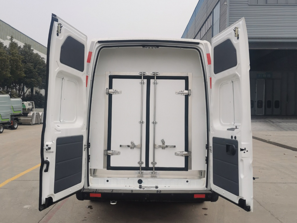 東風(fēng)御風(fēng)柴油面包冷藏車