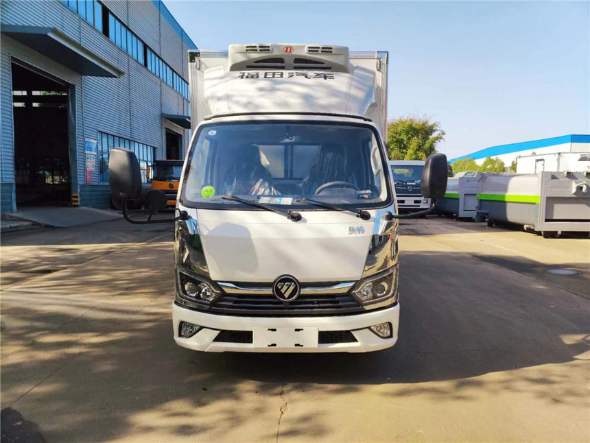 福田奧鈴M卡3.7米柴油冷藏車