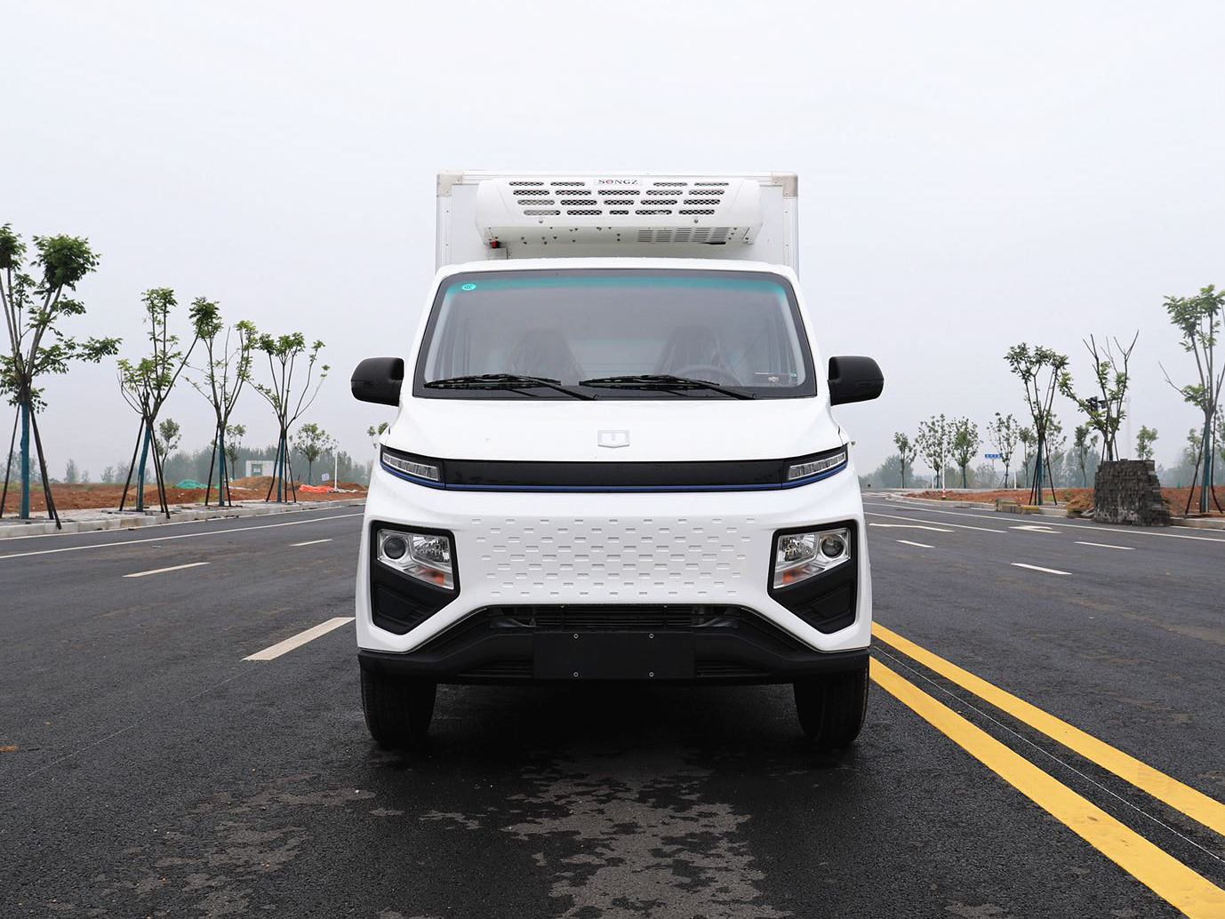 吉利遠程F1E純電動3米冷藏車