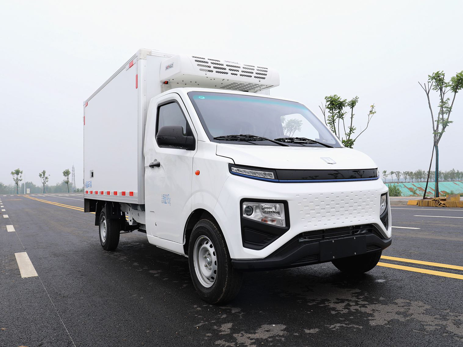 吉利遠程F1E純電動3米冷藏車