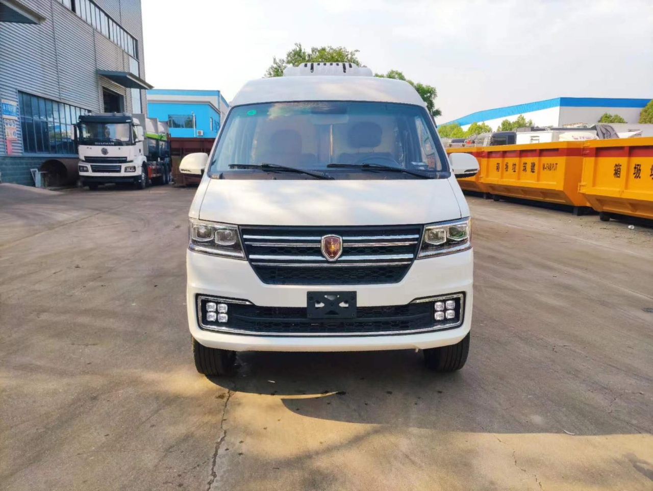 華晨金杯新海獅X30LS面包冷藏車