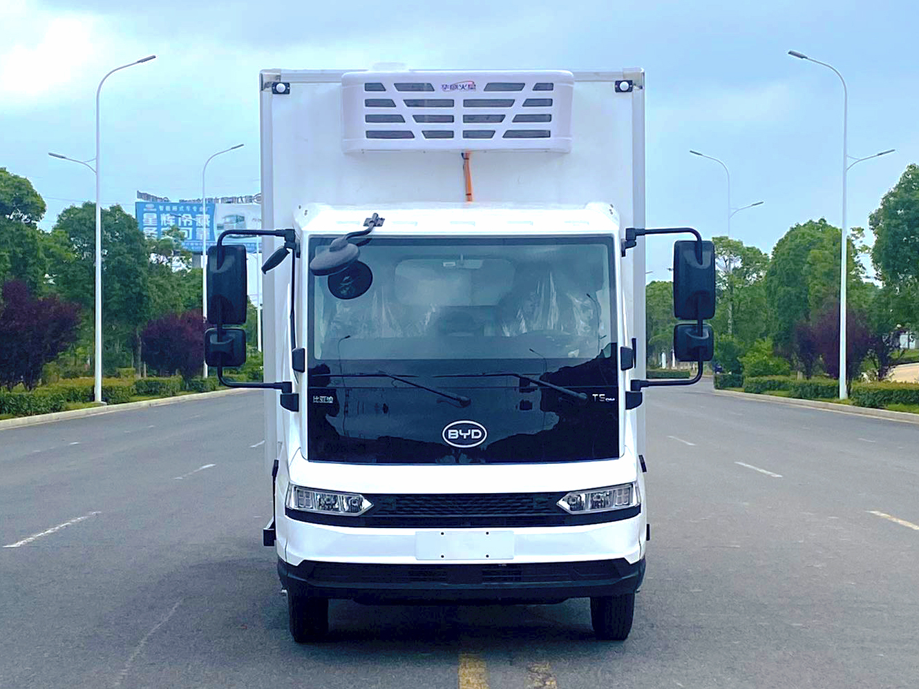 比亞迪T5DM混動(dòng)冷藏車