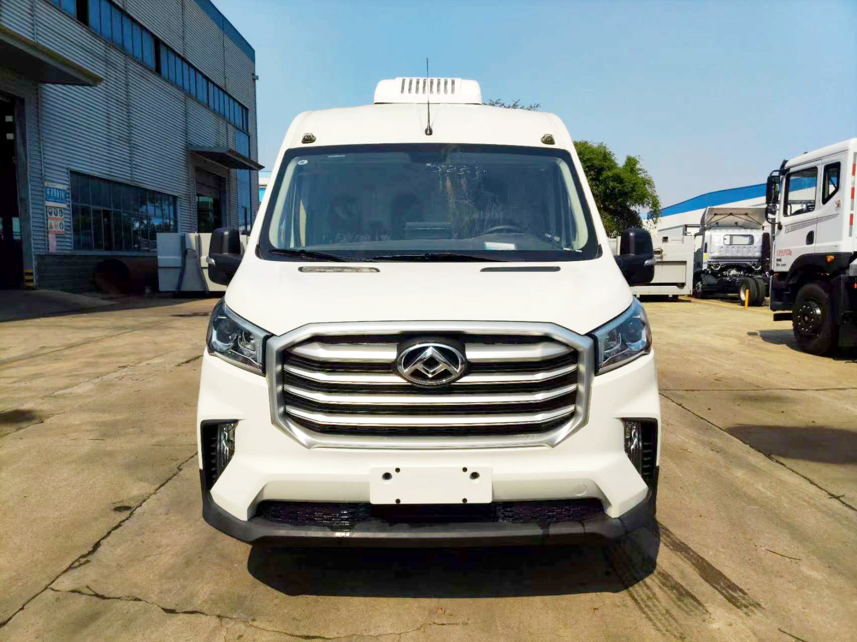 上汽大通V90面包冷藏車