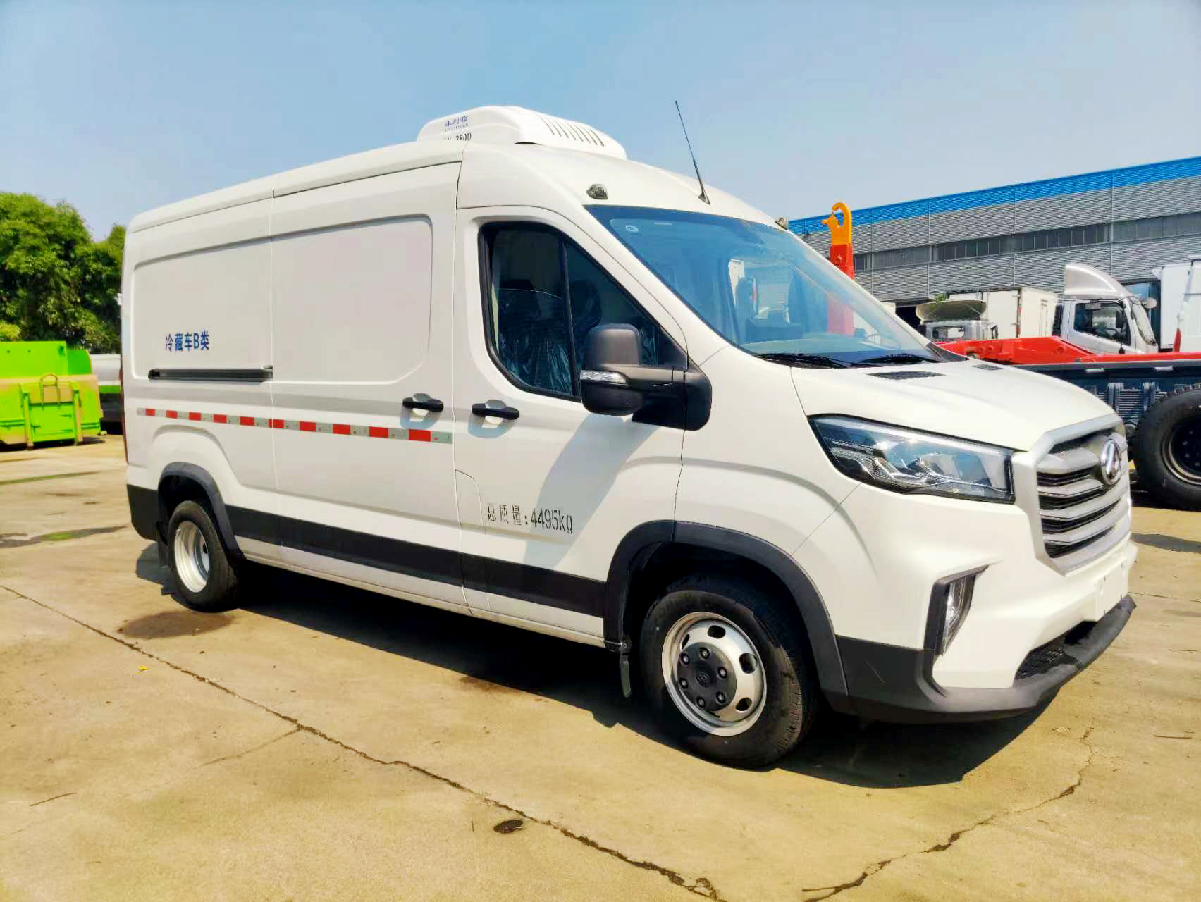 上汽大通V90面包冷藏車