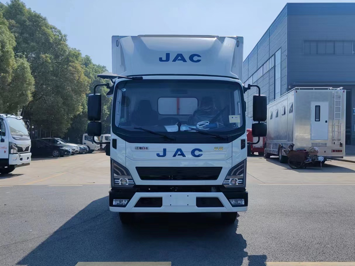 江淮領(lǐng)跑S6插電式混合動力冷藏車