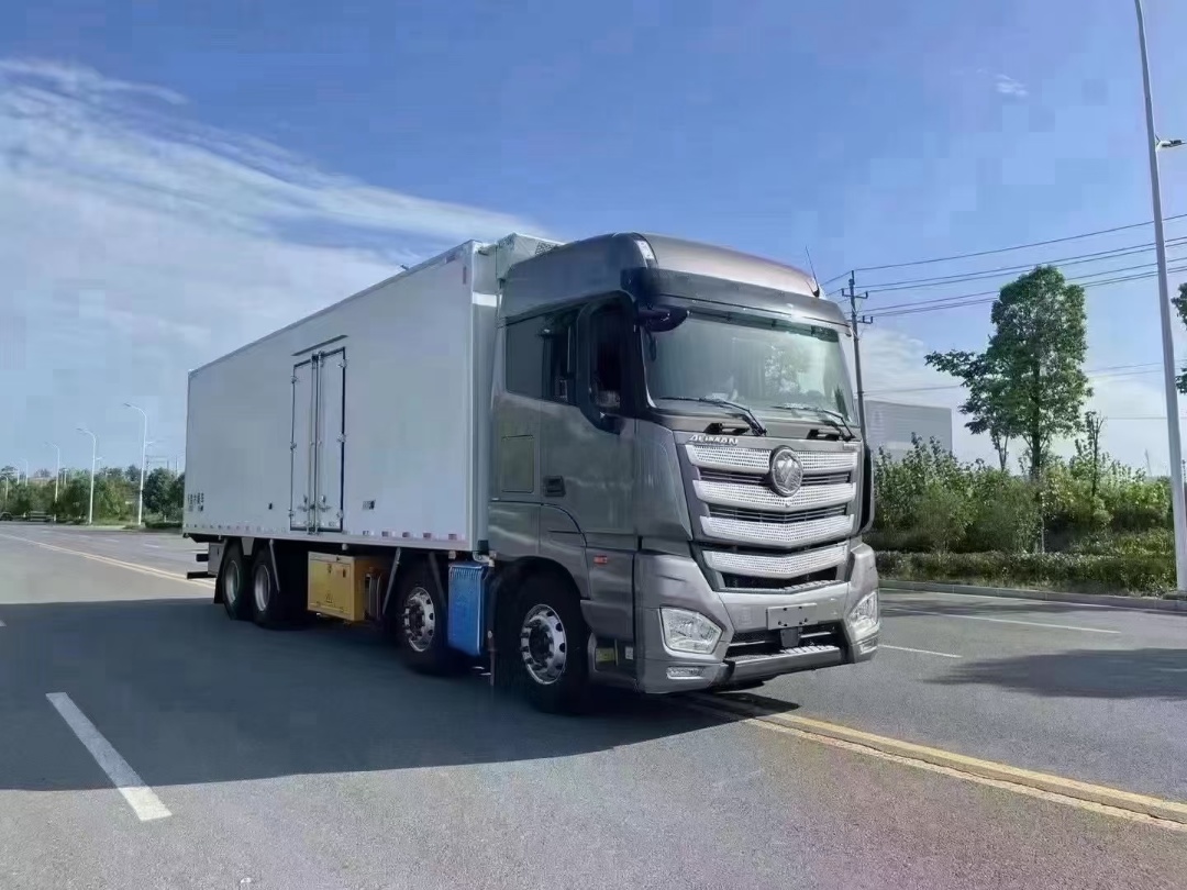 福田歐曼EST9.4米冷藏車
