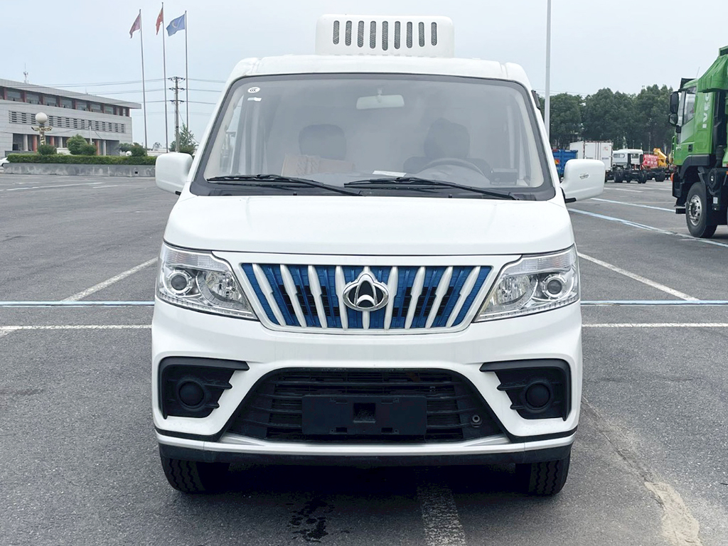 長安睿行EM80純電動冷藏車