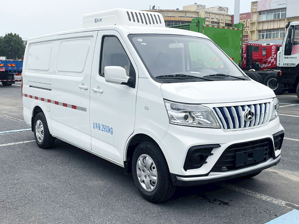 長安睿行EM80純電動冷藏車